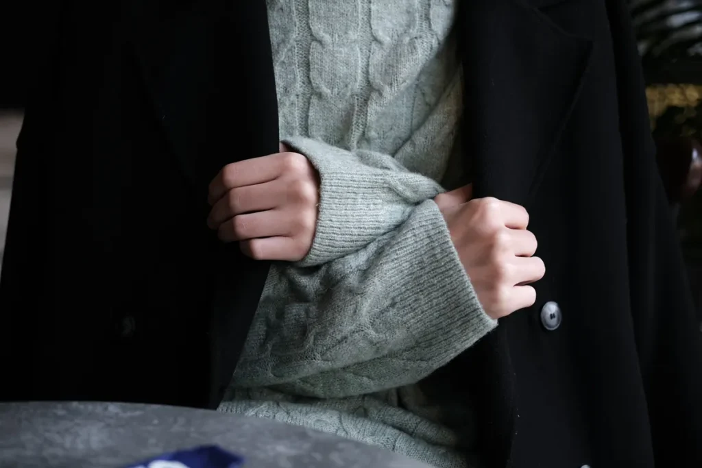 Double-Layer Cardigan Trend to Know Before Autumn Hits double-layer cardigan trend