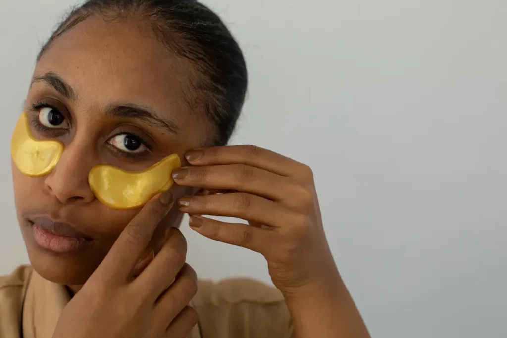 Should You Wear Hydrogel Eye Patches Outside? Dermatologists Weigh In hydrogel eye patches outside